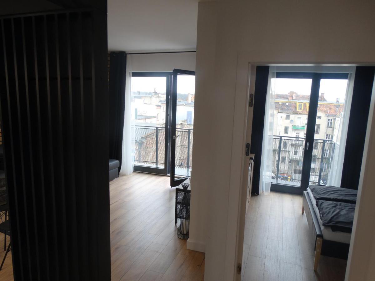 פוזנן Black&White Apartment Bis - Male Garbary 8 מראה חיצוני תמונה