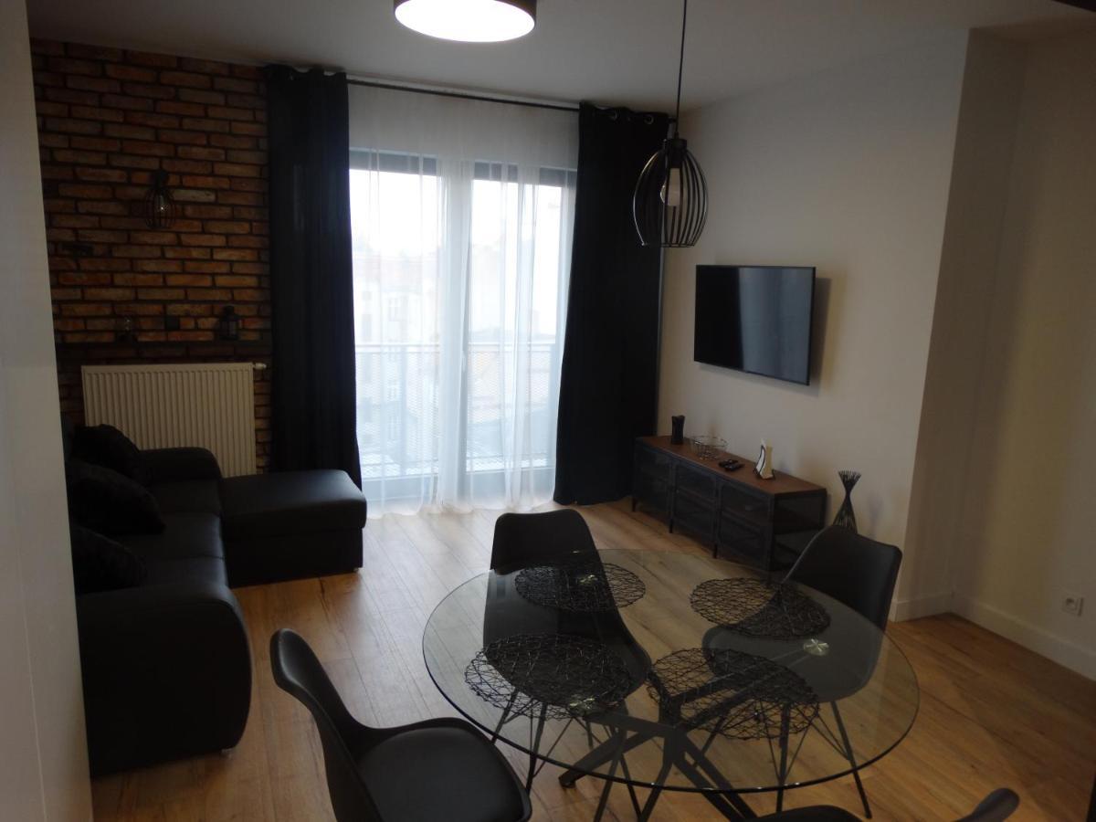פוזנן Black&White Apartment Bis - Male Garbary 8 מראה חיצוני תמונה