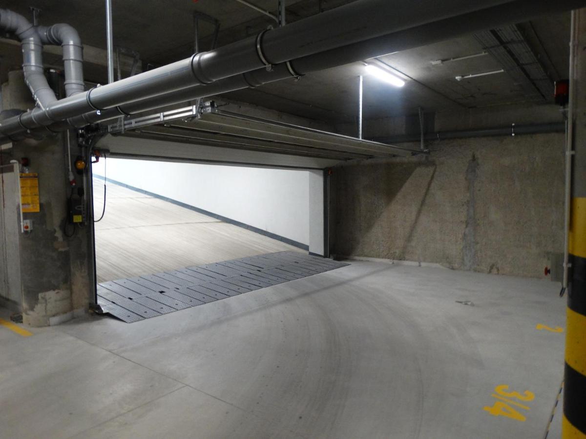 פוזנן Black&White Apartment Bis - Male Garbary 8 מראה חיצוני תמונה
